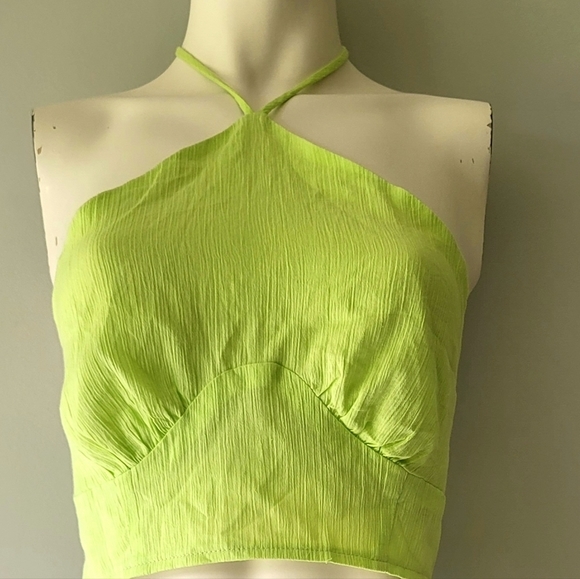 Nasty Gal Halter Cup Detail Cropped Cami Top Size 8 - Picture 3 of 9